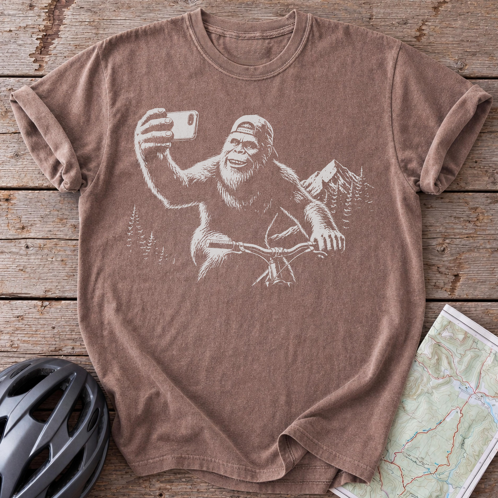 Bigfoot Mountain Selfie T-shirt